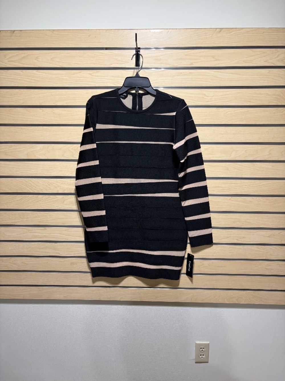 Bebe Black & Blush Striped Bodycon Dress – NWT Size-M